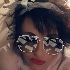 Meet your Posher, Rochelle